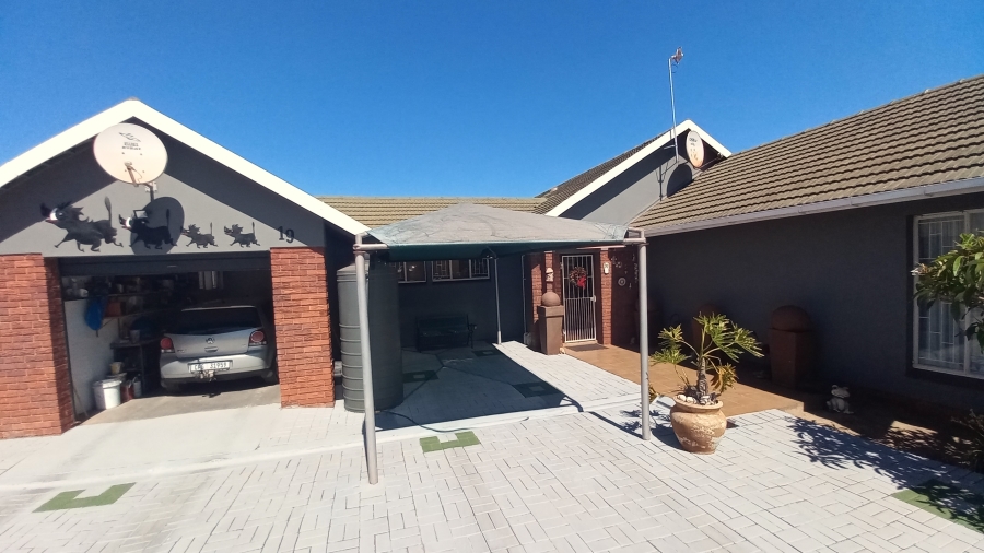 3 Bedroom Property for Sale in Vredenburg Western Cape